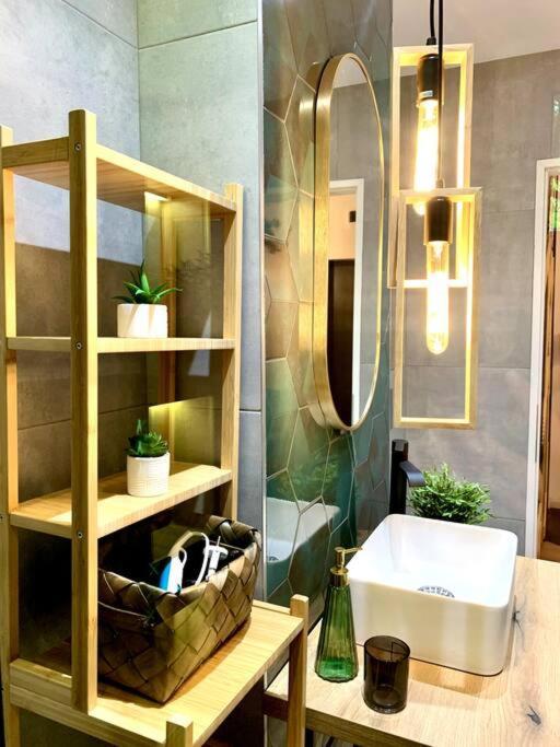 Heart Of The City - Modern Studio With Balcony Apartment บูคาเรสต์ ภายนอก รูปภาพ